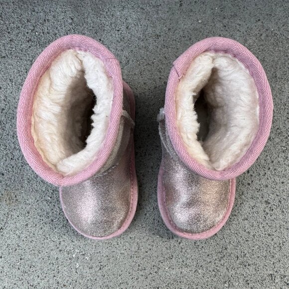 UGG AUSTRALIA Classic Metallic Pink Boots Girls 6 EU 22 Rose Gold Toddler Girl - Picture 6 of 9